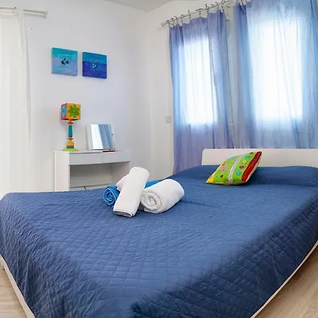 3 Bedroom With Swimming Pool Paralímni